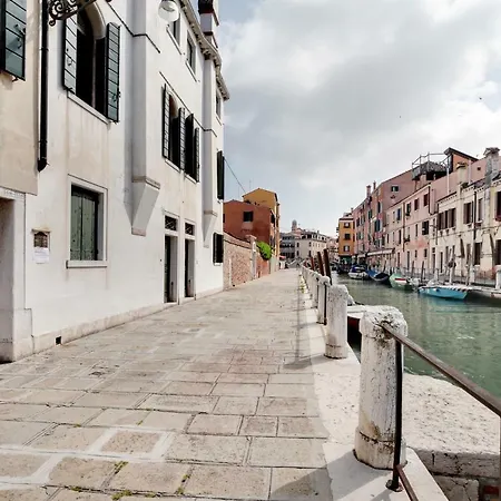 Apartment Three Bridges Venice